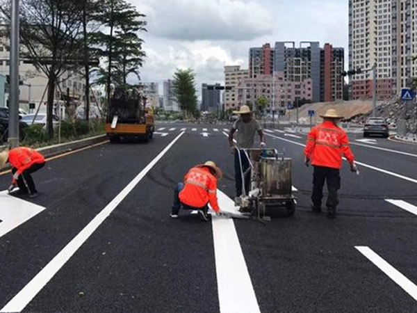 河南道路劃線